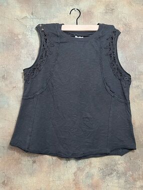Sleeveless Lace-Trim Tank Top